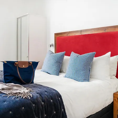 公寓 Berkeley Suites, 3 *