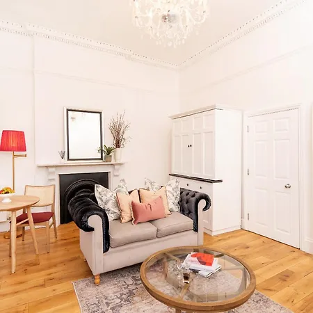 Berkeley Suites, 3 Apartament *