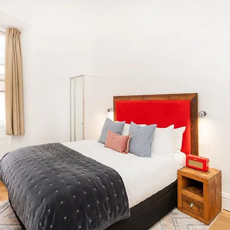 Berkeley Suites, 3 公寓